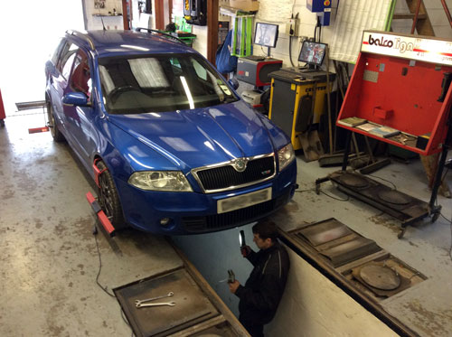 Laser Wheel Alignment on a Skoda Octavia VRS